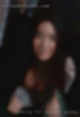 Looking for swinger pussy attractive and descent.
